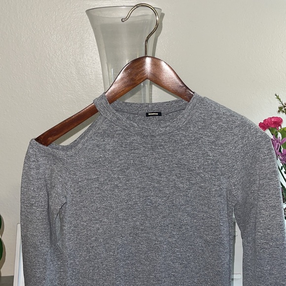 NWOT Grey shoulder cut out grey dress - Picture 4 of 5